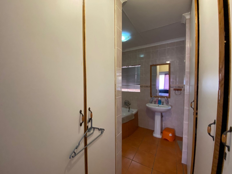 10 Bedroom Property for Sale in Orkney North West